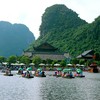 Khu du lịch sinh thái Tràng An luôn là địa điểm hấp dẫn nhất khi khách du lịch trong và ngoài nước đến Ninh Bình