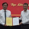 Trưởng Ban tổ chức Trung ương Lê Minh Hưng trao Quyết định cho ông Huỳnh Quốc Việt