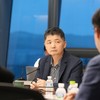 Kim Beom-su trong cuộc họp với các công ty thành viên tập đoàn ở Seoul vào ngày 18 tháng 7. Ảnh: Kakao Corp.