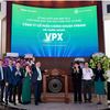 Tổng Giám đốc VPBankS Vũ Hữu Điền tiến hành nghi thức đánh cồng khai trương phiên giao dịch đầu tiên của VPX trên HoSE
