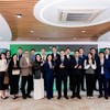 Khách mời và đại diện UPSC chụp hình lưu niệm tại sự kiện Dealmakers Forum 2025.