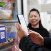 Thanh toán không dùng tiền mặt ngày một phổ biến hơn tại Việt Nam