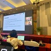 Các đội thi đang trình bày ý tưởng về giảm rác thải nhựa.