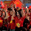 Tặng 100.000 đồng/người cho toàn dân ăn Tết Độc lập.