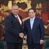 Thủ tướng Chính phủ Phạm Minh Chính (phải) và ông Bendito dos Santos Freitas.