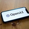 Biểu tượng OpenAI trên màn hình điện thoại di động ở Manta, Mỹ. Ảnh: AFP/TTXVN