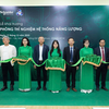 Đại diện Schneider Electric và Trường Đại học Bách khoa – ĐHQG-HCM cắt băng khai trương Phòng Thí nghiệm Hệ thống Năng lượng 