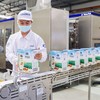 Hơn 96 triệu cổ phiếu Vinamilk (VNM) giao dịch thoả thuận, F&N Dairy Investments nâng sở hữu Vinamilk lên 22,29%