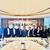 Ban lãnh đạo BlueOrchard và Nam A Bank cùng nhau thảo luận các chương trình hợp tác.