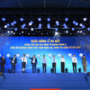 Các đại biểu thực hiện nghi thức ra mắt Trung tâm Giải mã lượng tử Quang Trung.