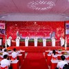 Lãnh đạo TP.HCM và các sở ngành, đại diện công ty Khang Điền thực hiện nghi thức bấm nút khởi công Dự án.