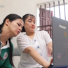 Dù bị bại não, Trần Ngọc Ánh vẫn tự học marketing online, tìm việc làm và kết nối việc làm cho những người khuyết tật khác.