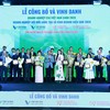 Các doanh nghiệp được trao giải tại sự kiện. Ảnh: Chí Cường.