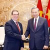 Tổng Bí thư Tô Lâm tiếp thân mật đồng chí Bruno Rodríguez Parrilla, Đặc phái viên Đảng Cộng sản Cuba, Nhà nước Cộng hòa Cuba, Ủy viên Bộ Chính trị, Bộ trưởng Ngoại giao Cuba. (Ảnh: TTXVN)
