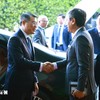 Quan chức cấp cao Ấn Độ tiễn Thủ tướng Lê Minh Hưng kết thúc chuyến tham dự Hội nghị thượng đỉnh BRICS lần thứ 18 và làm việc song phương tại Ấn Độ. Ảnh: Dương Giang/TTXVN.
