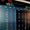 HNX-Index giảm hơn 13% trong tháng 7, thanh khoản tăng gần 15%