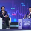 Ông Trần Công Quỳnh Lân, Phó Tổng giám đốc VietinBank thảo luận với ông Thái Trí Hùng, Phó Tổng giám đốc phụ trách Trung tâm Công nghệ thông tin, Tập đoàn công nghệ tài chính MoMo 