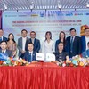 Lễ ký kết được tổ chức tại TP.HCM, với sự tham dự của HDBank, Standard Chartered, Ngân hàng Phát triển Châu Á (ADB) và các tổ chức tài chính quốc tế tham gia hợp vốn
