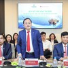 Tham dự Lễ ký kết, về phía Agribank có ông Tô Huy Vũ - Chủ tịch Hội đồng thành viên (đứng); ông Phạm Toàn Vượng - Thành viên Hội đồng thành viên, Tổng Giám đốc (ngồi bên phải) cùng các thành viên Ban lãnh đạo