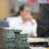 Tiền đang được rút dần khỏi hệ thống ngân hàng