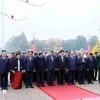 Đoàn đại biểu Ban Chấp hành Trung ương Đảng, Chủ tịch nước, Quốc hội, Chính phủ, Ủy ban Trung ương Mặt trận Tổ quốc Việt Nam tưởng niệm Chủ tịch Hồ Chí Minh. (Ảnh: An Đăng/TTXVN) 