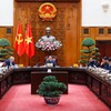 Thủ tướng Chính phủ Phạm Minh Chính chủ trì cuộc họp của Thường trực Chính phủ và Thường vụ Đảng ủy Chính phủ thông qua các dự thảo báo cáo, tờ trình cấp có thẩm quyền về các dự án điện hạt nhân - Ảnh: VGP.