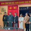 Cơ quan điều tra tống đạt các quyết định, lệnh tố tụng đối với nhóm đối tượng. Ảnh: CAHN