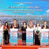 Các đại biểu bấm nút khởi công Dự án Trường phổ thông nội trú liên cấp tiểu học - trung học cơ sở xã Bờ Y.
