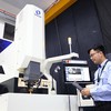 Sản xuất các sản phẩm cơ khí chính xác tại Công ty Makino, Nhật Bản tại Khu công nghệ cao TP.HCM - Ảnh: Lê Toàn