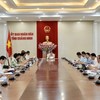 Ông Bùi Văn Khắng, Chủ tịch UBND tỉnh Quảng Ninh chủ trì cuộc họp. Ảnh: Đỗ Phương