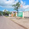 Doanh nghiệp sản xuất nằm đối diện khu dân cư tại Cụm công nghiệp Quang Trung. Ảnh: Cảnh Hù.