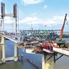 Thi công cầu Phước Khánh trên tuyến cao tốc Bến Lức - Long Thành. Ảnh: Lê Anh