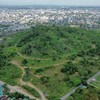 Toàn cảnh núi Thiên Bút.