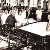 Chủ tịch Hồ Chí Minh thăm Nhà máy in Tiến Bộ, Hà Nội ảnh: ttxvn 
