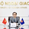 Đồng chí Lê Hoài Trung, Ủy viên Bộ Chính trị, Bộ trưởng Bộ Ngoại giao dẫn đầu Đoàn Việt Nam tham dự cuộc họp.