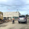 Dự án cải tạo và nâng cấp quốc lộ 14E gặp vướng mắc trong công tác giải phóng mặt bằng. Ảnh: Thanh Chung