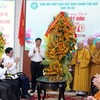 Phó Thủ tướng Nguyễn Văn Thắng chúc mừng Hòa thượng Thích Khế Chơn, Phó Chủ tịch Hội đồng Trị sự Trung ương Giáo hội Phật giáo Việt Nam, Trưởng Ban Trị sự Giáo hội Phật giáo Việt Nam thành phố Huế cùng toàn thể tăng ni, Phật tử địa phương - Ảnh VGP