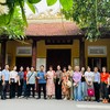 Đoàn đại biểu khảo sát đền Bạch Mã. Ảnh: Hoàng Lân