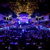 Hơn 1.000 khách hàng tham dự sự kiện ra mắt đảo lễ hội Festival Island tại Nhà thi đấu Khánh Hòa.