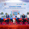 Đại diện lãnh đạo Thành phố, các sở, ngành, Ban Giám đốc Bệnh viện Phạm Ngọc Thạch, Công ty Khang Điền và Ngân hàng OCB thực hiện nghi thức cắt băng khánh thành.
