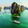 Vịnh Hạ Long: Di sản thiên nhiên thế giới đầu tiên của Việt Nam.