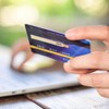 Lơ là khi quẹt thẻ để thanh toán có thể khiến khách hàng bị đánh tráo chip trên thẻ