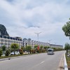 Tuyến đường đô thị tại đặc khu Vân Đồn được đầu tư đồng bộ, tạo động lực mở rộng không gian phát triển và thu hút đầu tư. Ảnh: Quỳnh Nga.
