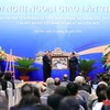 Tổng Bí thư, Chủ tịch nước Tô Lâm tặng quà Bộ Ngoại giao. Ảnh: Đức Thanh