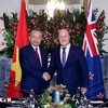 Tổng Bí thư, Chủ tịch nước Tô Lâm và Thủ tướng New Zealand Christopher Luxon chụp ảnh chung. (Ảnh: Thống Nhất/TTXVN)