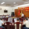 Phó chủ tịch UBND tỉnh Lâm Đồng Nguyễn Hồng Hải (đứng giữa) đôn đốc tiến độ lập Quy hoạch chung đô thị liên phường khu vực Phan Thiết. Ảnh: Hữu Tri
