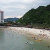Du khách trải nghiệm tại Cát Bà trong kỳ nghỉ lễ. Ảnh: Nguyễn Hoàn