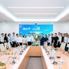 Đại diện BIDV, TechX và AWS tại lễ tổng kết Dự án