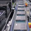 Công nghiệp chế biến, chế tạo tiếp tục tăng cao, đóng vai trò dẫn dắt tăng trưởng (Trong ảnh: Sản xuất điện thoại di động tại nhà máy của Samsung ở Thái Nguyên)