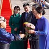 Các em thiếu nhi Mông Cổ tặng hoa chúc mừng Chủ tịch Quốc hội Trần Thanh Mẫn và Phu nhân.